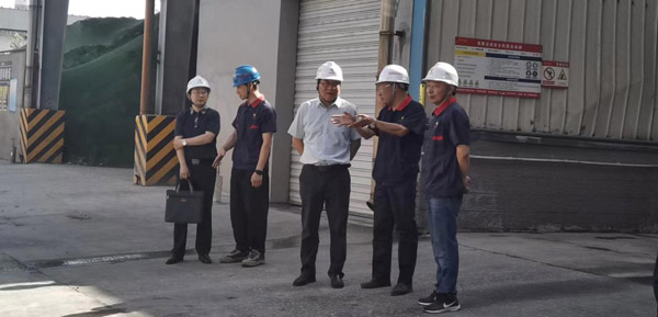 集團(tuán)公司黨委委員、股份公司黨委書記、總經(jīng)理蔣培進(jìn)到建材公司調(diào)...